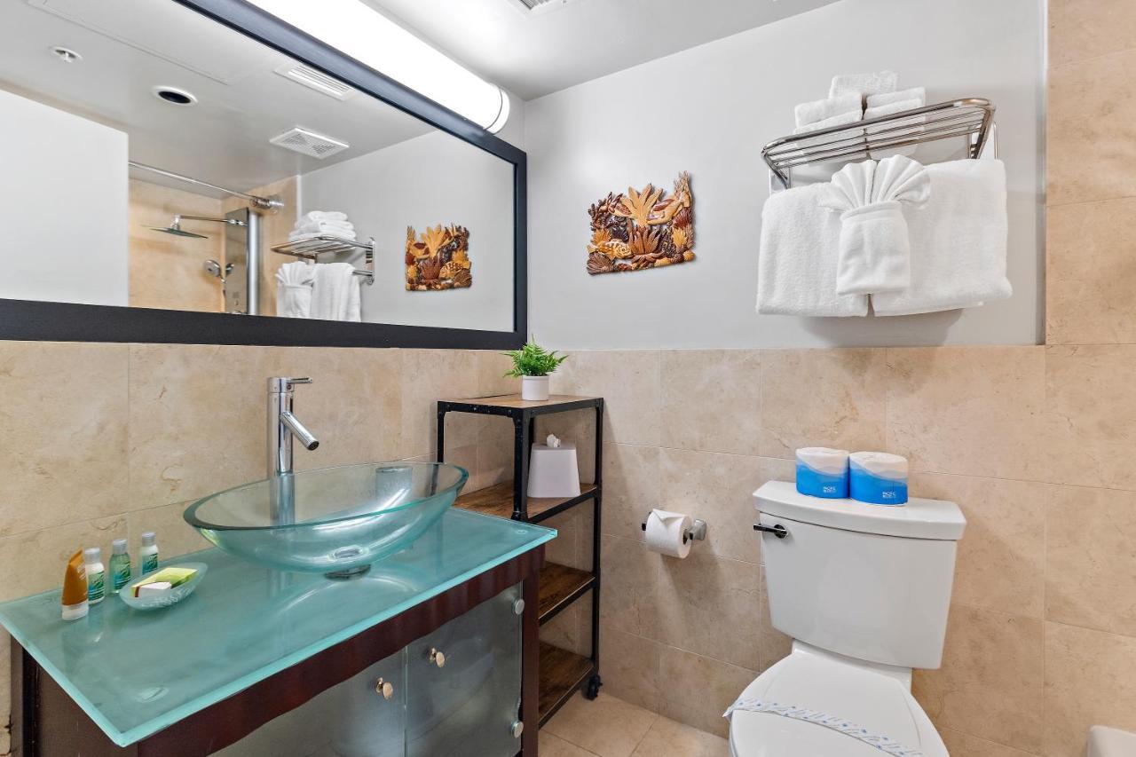 Renovated With City View At Aqua Palms Waikiki Honolulu Exterior foto